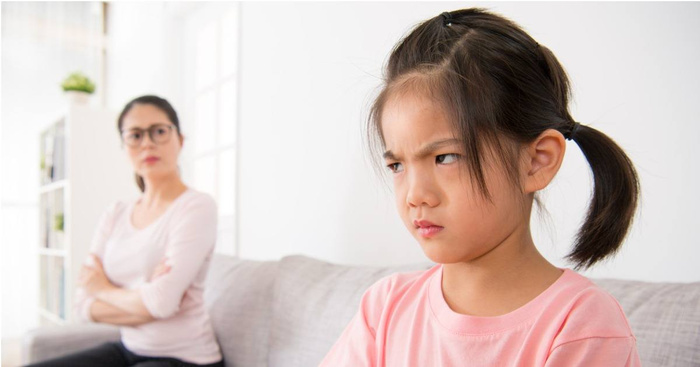 How to prevent parents from being trapped in helicopter parenting