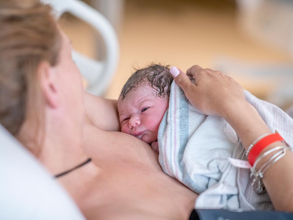 Natural childbirth without stitches