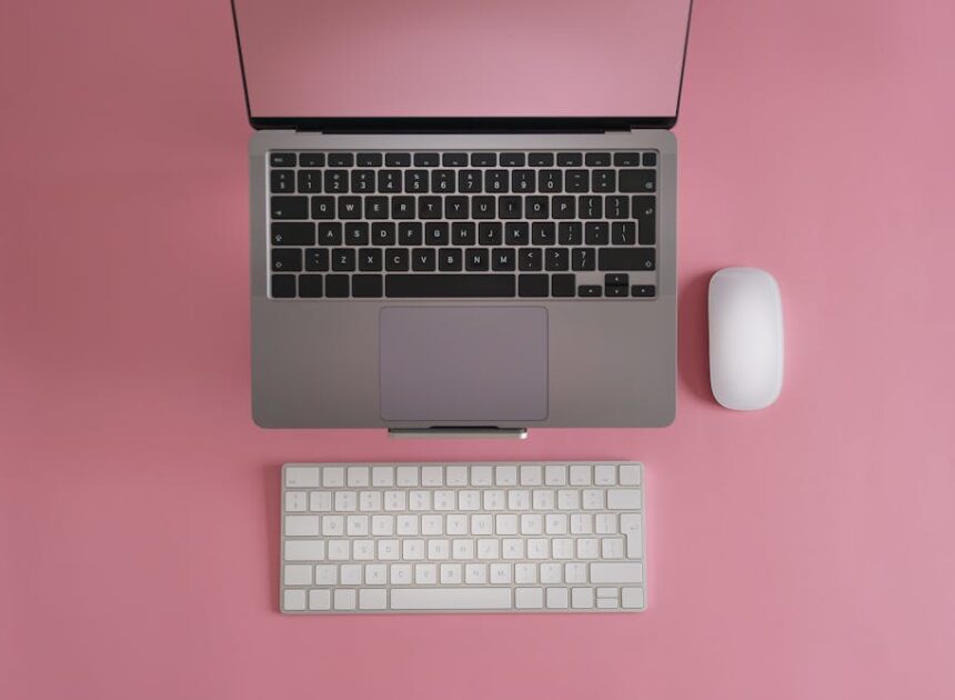 Cara Mengatasi Laptop Kena Air Terlengkap dan Ciri Kerusakan Umum